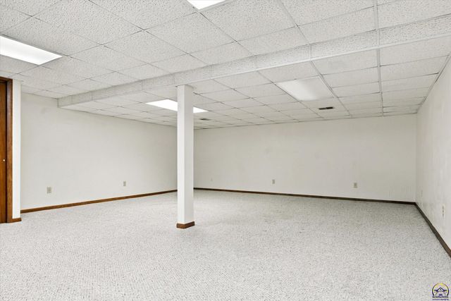 3540 SW Oak PKWY, Topeka, KS 66614