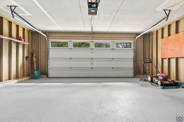 3540 SW Oak PKWY, Topeka, KS 66614