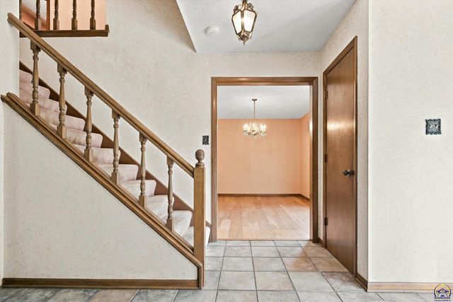 3540 SW Oak PKWY, Topeka, KS 66614