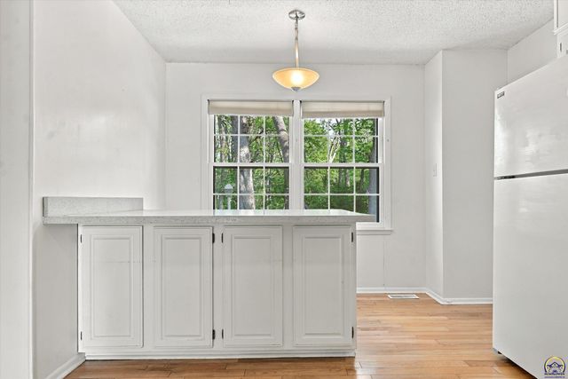 3540 SW Oak PKWY, Topeka, KS 66614