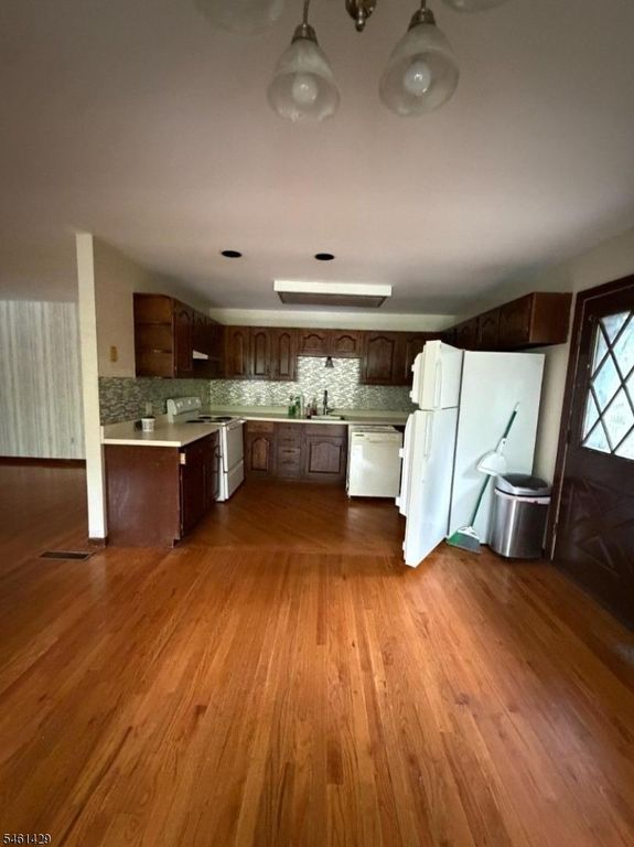 530 Stanhope Rd, Byram Twp., NJ 07871 — photo 3