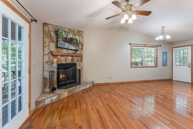 45 Settlers Crossing Way, Murphy, NC 28906
