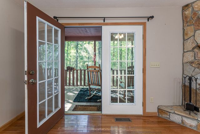 45 Settlers Crossing Way, Murphy, NC 28906