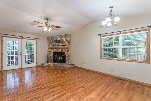 45 Settlers Crossing Way, Murphy, NC 28906
