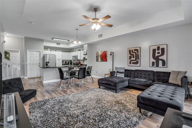 7401 Palomino Dr 114-1, Davie, FL 33024