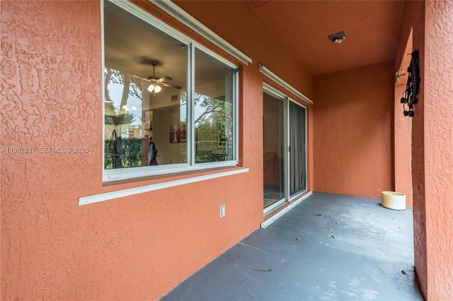 7401 Palomino Dr 114-1, Davie, FL 33024