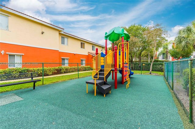 7401 Palomino Dr 114-1, Davie, FL 33024