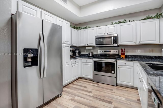 7401 Palomino Dr 114-1, Davie, FL 33024