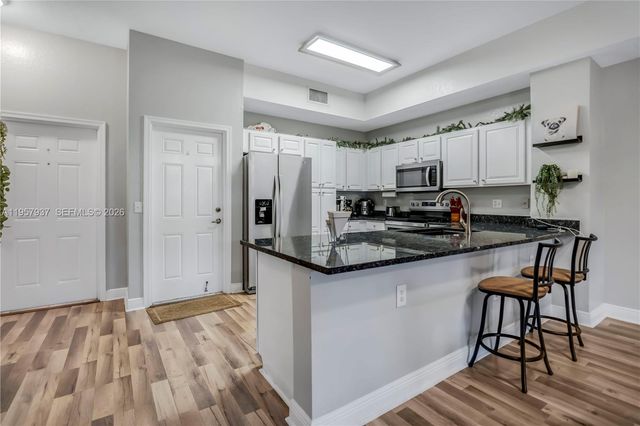 7401 Palomino Dr 114-1, Davie, FL 33024