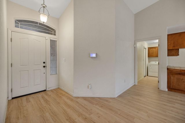 2318 E Cherry Avenue, Visalia, CA 93292