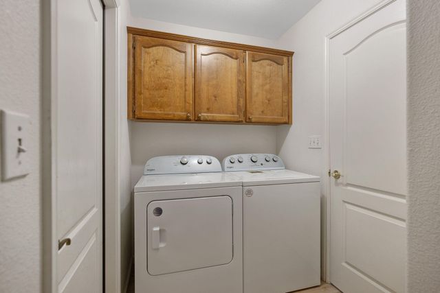 2318 E Cherry Avenue, Visalia, CA 93292