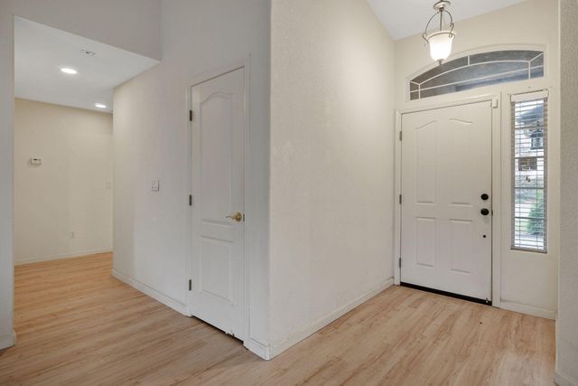 2318 E Cherry Avenue, Visalia, CA 93292