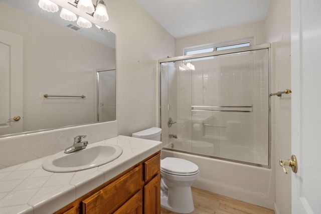 2318 E Cherry Avenue, Visalia, CA 93292