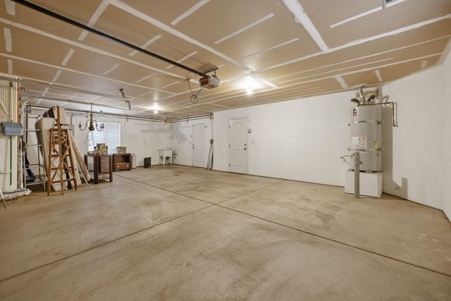 2318 E Cherry Avenue, Visalia, CA 93292