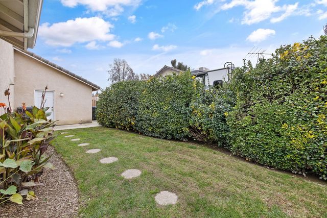 2318 E Cherry Avenue, Visalia, CA 93292