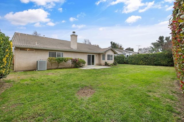 2318 E Cherry Avenue, Visalia, CA 93292