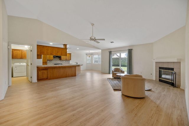 2318 E Cherry Avenue, Visalia, CA 93292