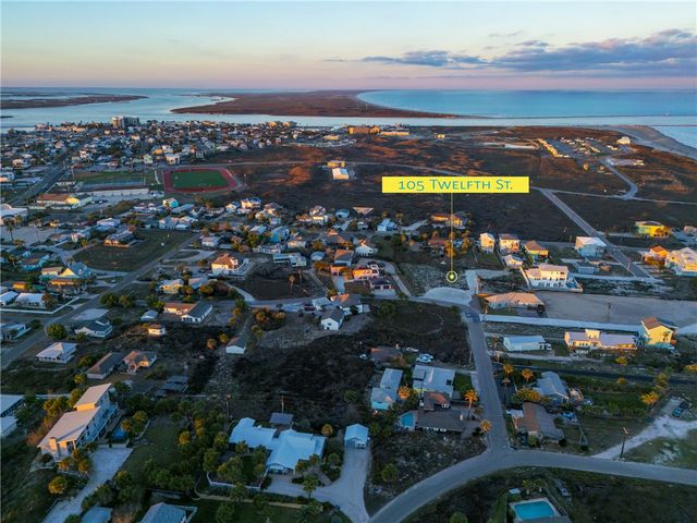 105 S 12th St., Port Aransas, TX 78373