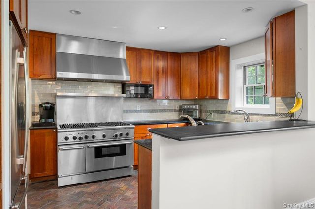 2727 Netherland Avenue, Bronx, NY 10463