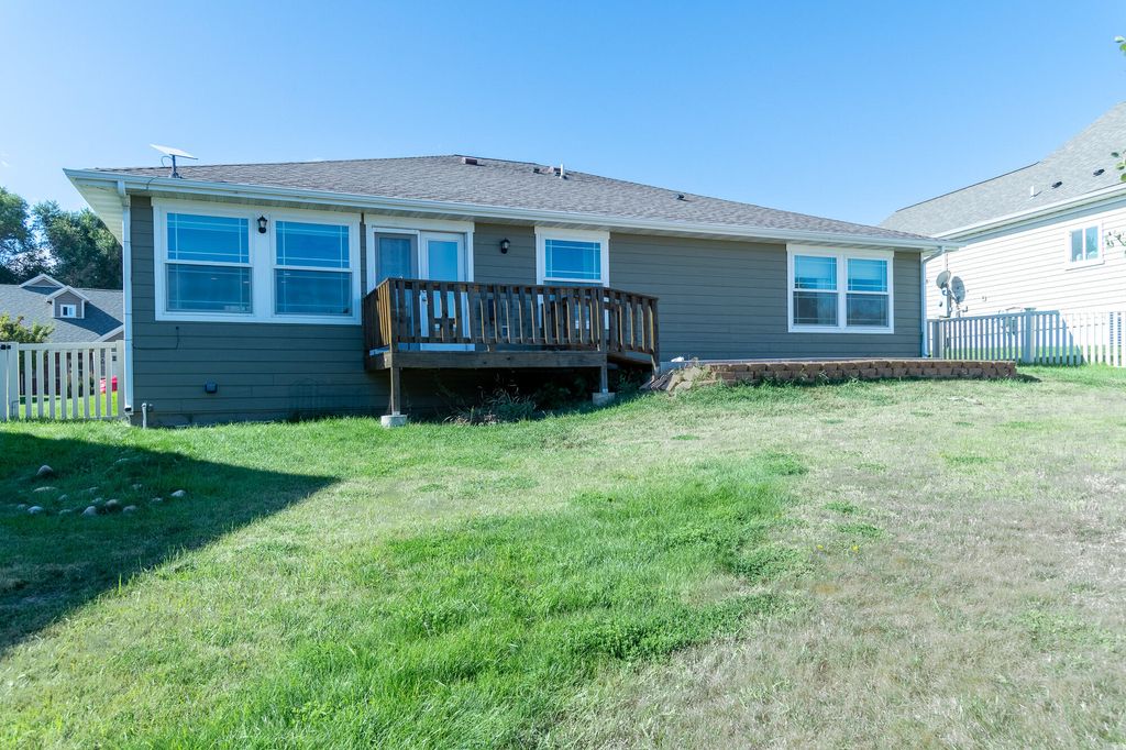 2423 Aspen Grove Drive, Sheridan, WY 82801 photo 4