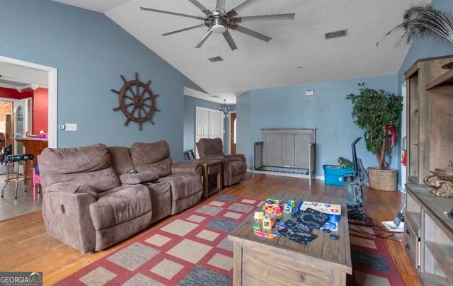 5912 Yellow Bluff Road, Blackshear, GA 31516