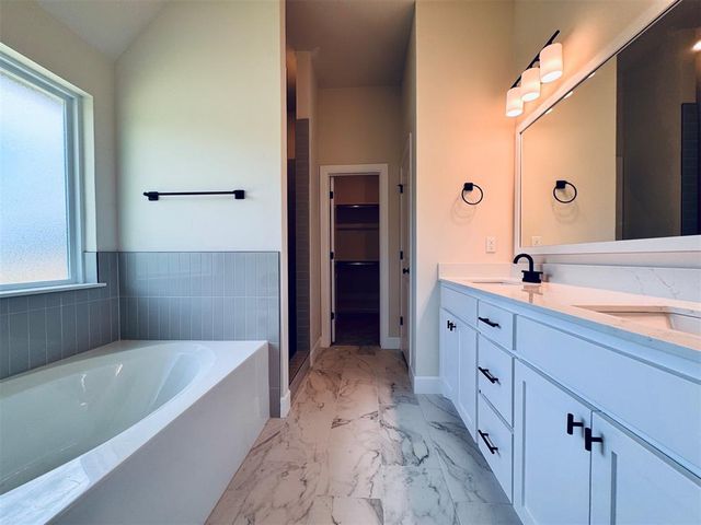 10173 NW 100th Street, Yukon, OK 73099