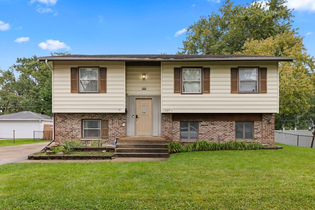 1307 Edgerton Drive, Joliet, IL 60435