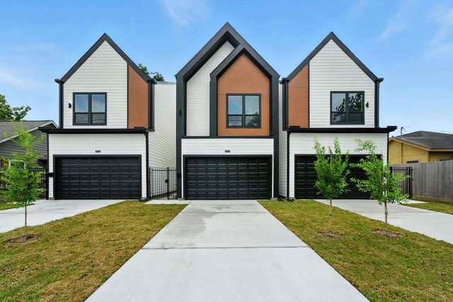 7117 England Street C, Houston, TX 77021