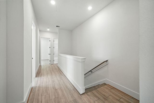 7117 England Street C, Houston, TX 77021