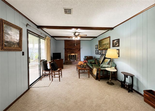 319 Rodric Circle, Siloam Springs, AR 72761