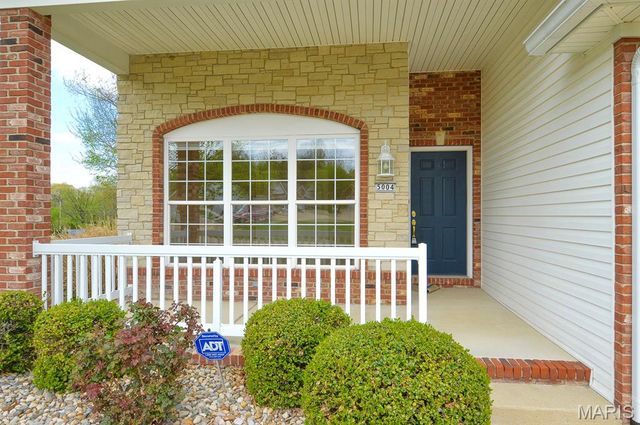 5004 Castlegate Lane, Godfrey, IL 62035