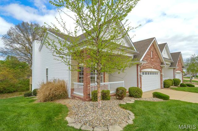 5004 Castlegate Lane, Godfrey, IL 62035