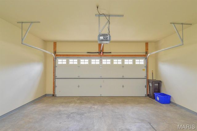 5004 Castlegate Lane, Godfrey, IL 62035