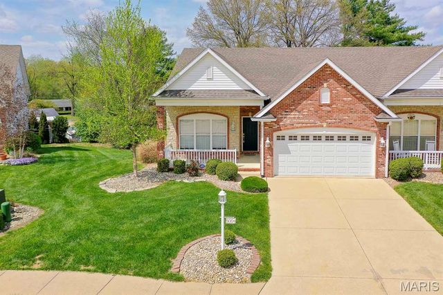 5004 Castlegate Lane, Godfrey, IL 62035