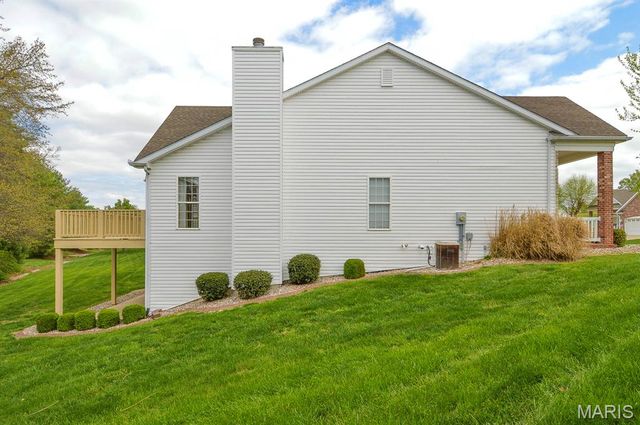 5004 Castlegate Lane, Godfrey, IL 62035