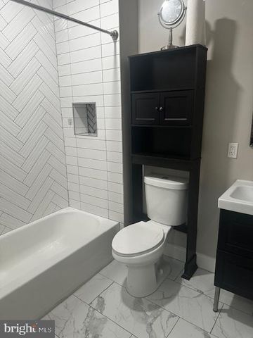 1528 N ELLAMONT ST, Baltimore, MD 21216