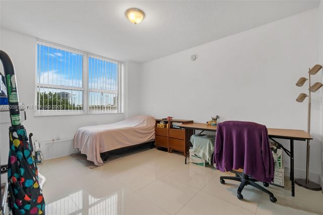 19501 W Country Club Drive 309, Aventura, FL 33180
