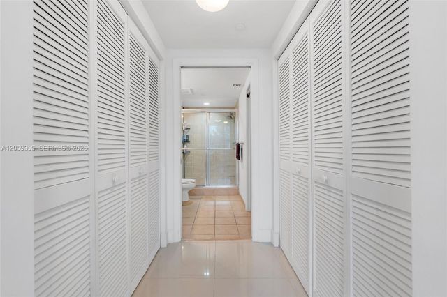 19501 W Country Club Drive 309, Aventura, FL 33180