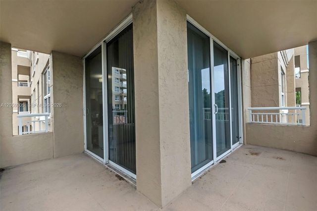19501 W Country Club Drive 309, Aventura, FL 33180