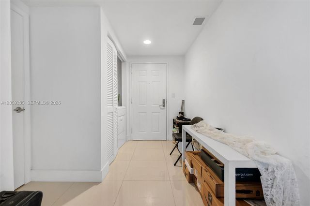 19501 W Country Club Drive 309, Aventura, FL 33180