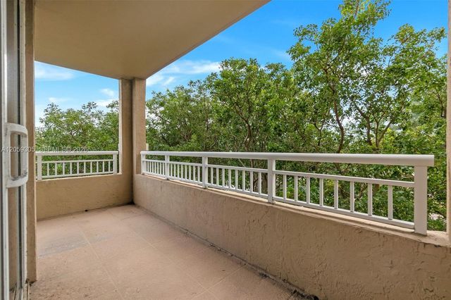 19501 W Country Club Drive 309, Aventura, FL 33180