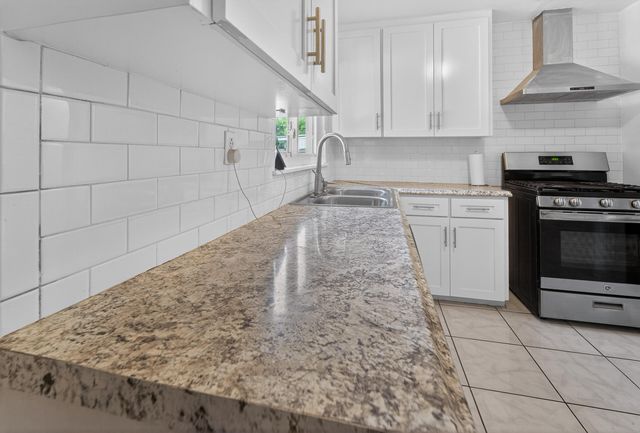 2627 W Tulare, Visalia, CA 93277