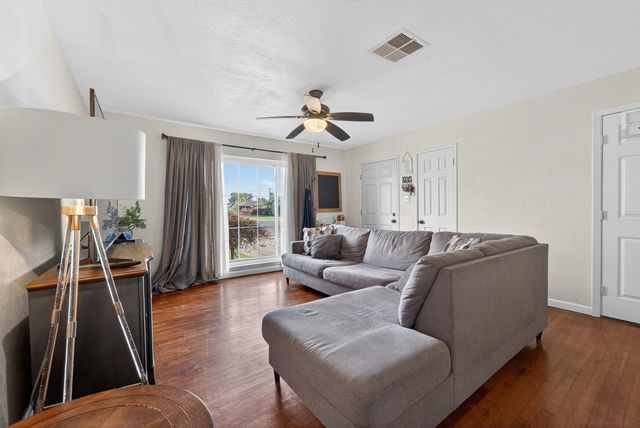 2627 W Tulare, Visalia, CA 93277