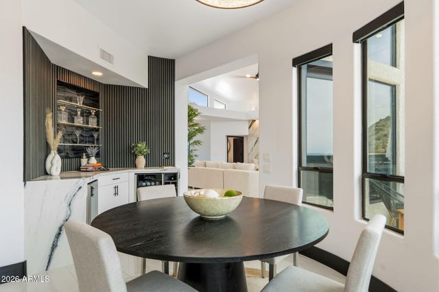 27 W COCHISE Drive, Phoenix, AZ 85021