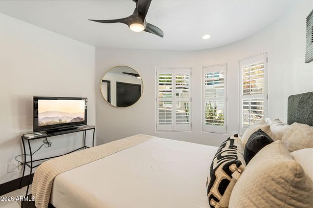 27 W COCHISE Drive, Phoenix, AZ 85021