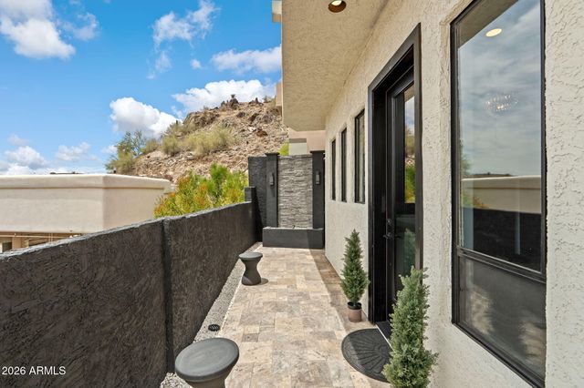 27 W COCHISE Drive, Phoenix, AZ 85021