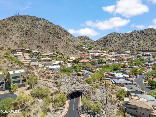 27 W COCHISE Drive, Phoenix, AZ 85021