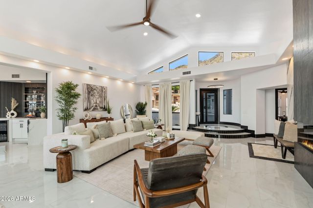 27 W COCHISE Drive, Phoenix, AZ 85021
