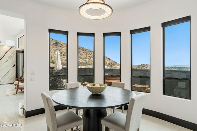 27 W COCHISE Drive, Phoenix, AZ 85021