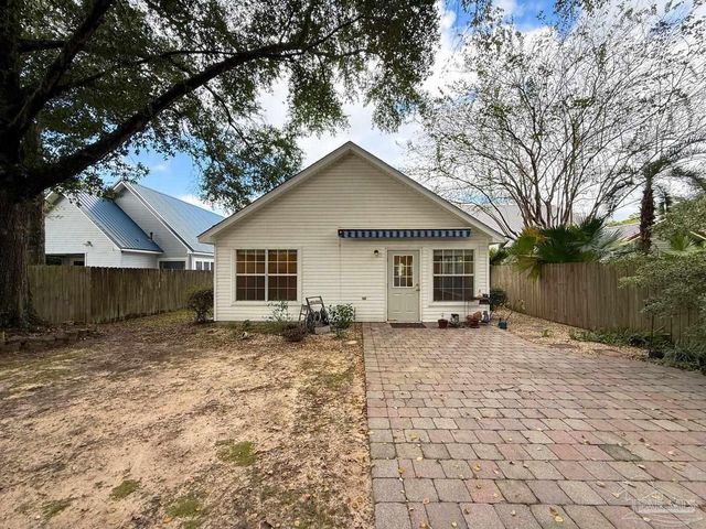 1039 E Maxwell St, Pensacola, FL 32503